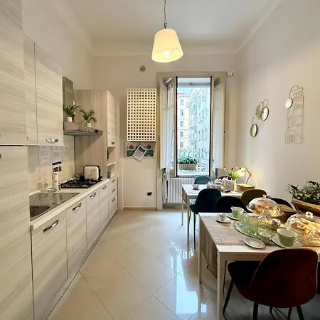Elegant Lena Bed & Breakfast Salerno