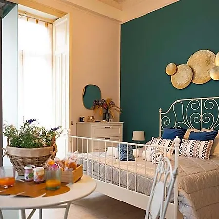 Elegant Lena Bed & Breakfast Salerno