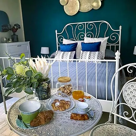 Elegant Lena Bed & Breakfast