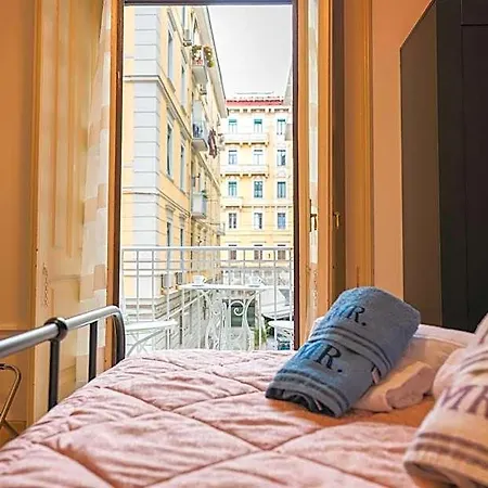 Elegant Lena Bed & Breakfast Salerno